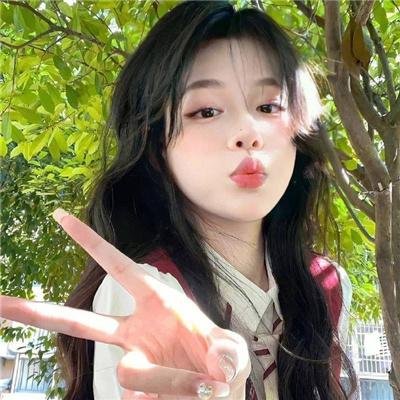 弱比少男闯女校